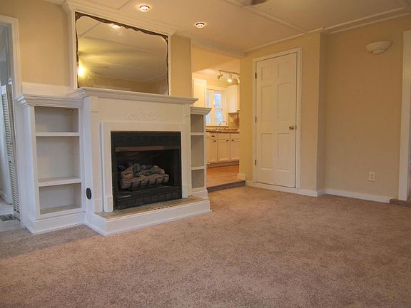 4th image of 204 Hillcrest Ct