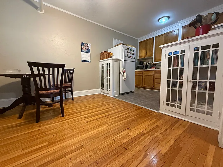 935 Goodrich Ave — Photo 4