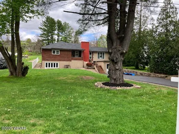 2869 Four Mile Dr, Montoursville, PA 17754