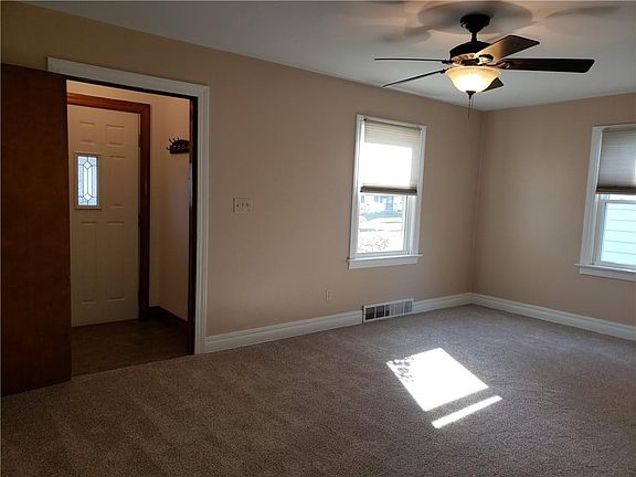5th image of 1128 W 31st St