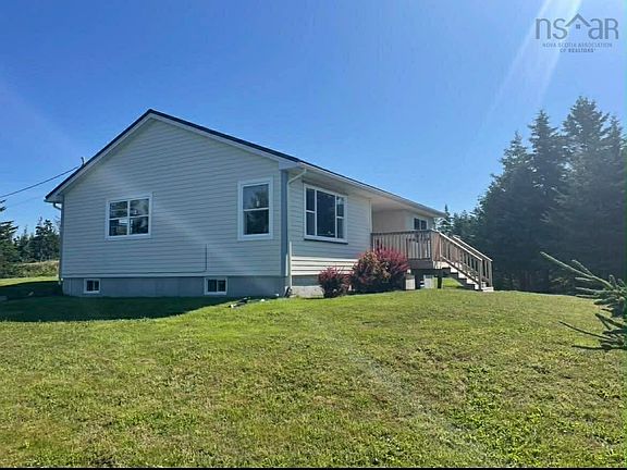 3rd image of 29 Slipway Rd W