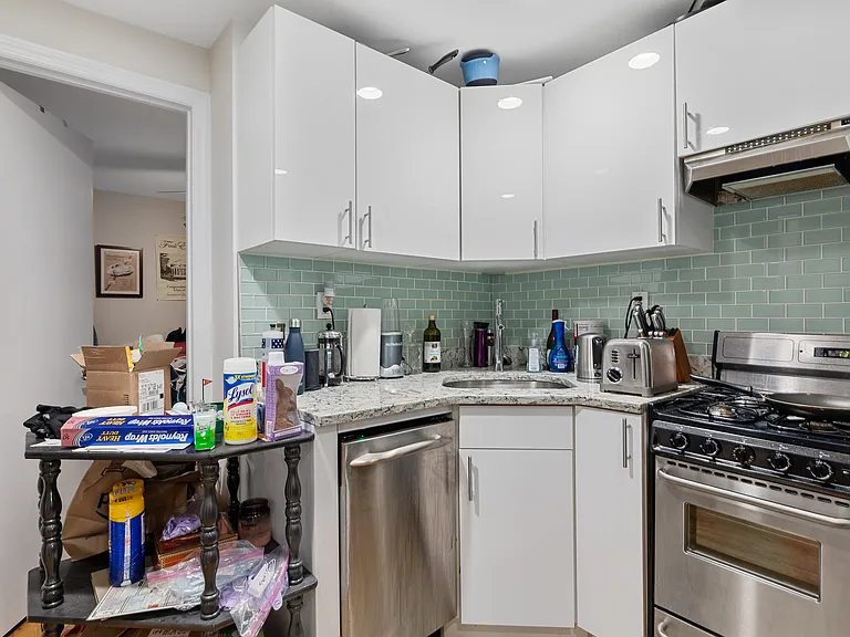 91 Christopher St #19 — Photo 1