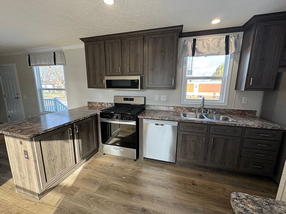 1st image of 46354 La Crosse Dr