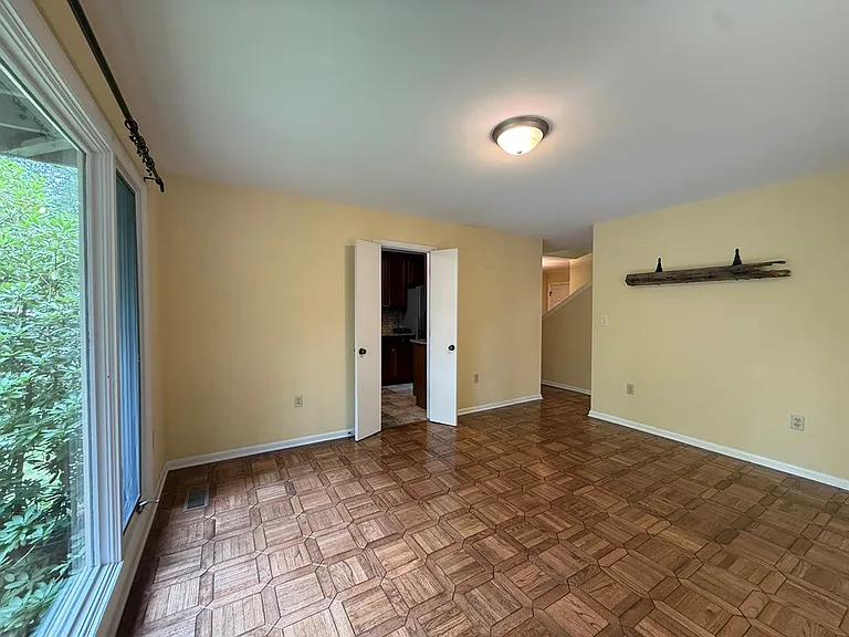 155 Dogwood Ct — Photo 8