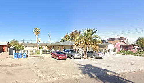 2238 E Taylor St Photo 1