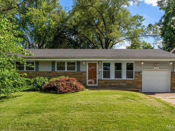 2418 Castle Dr, Saint Louis, MO 63136