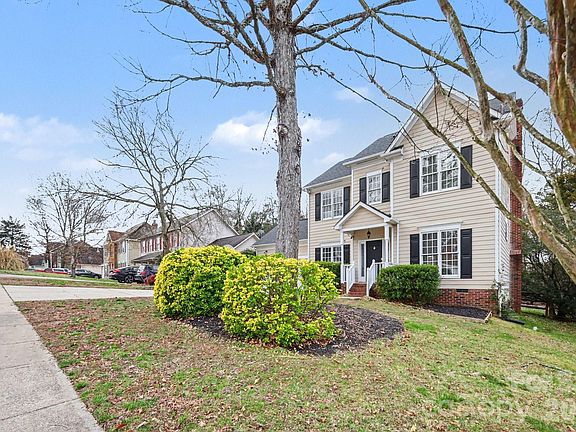 3rd image of 2518 Pimpernel Rd