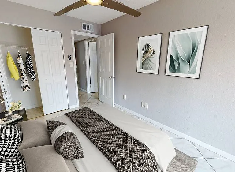 Stella West Apartments — Photo 23