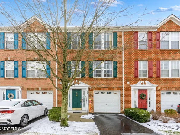 28 Abby Rd, Farmingdale, NJ 07727