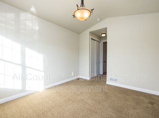 2019 Vineyard Dr, Windsor, CO 80550