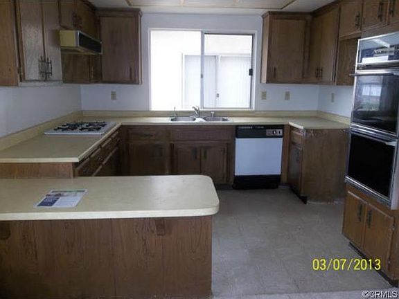 4th image of 665 Holly Dr