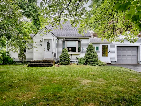 15 Kenwood St, Westfield, MA 01085