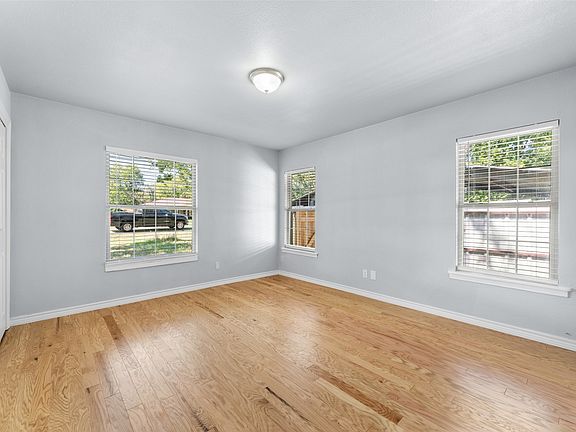 2nd image of 612 E 8th St