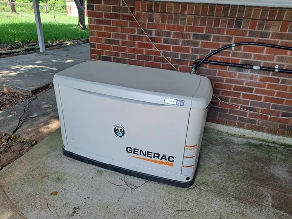 1321 Holiday Pl, Bossier City, LA 71112