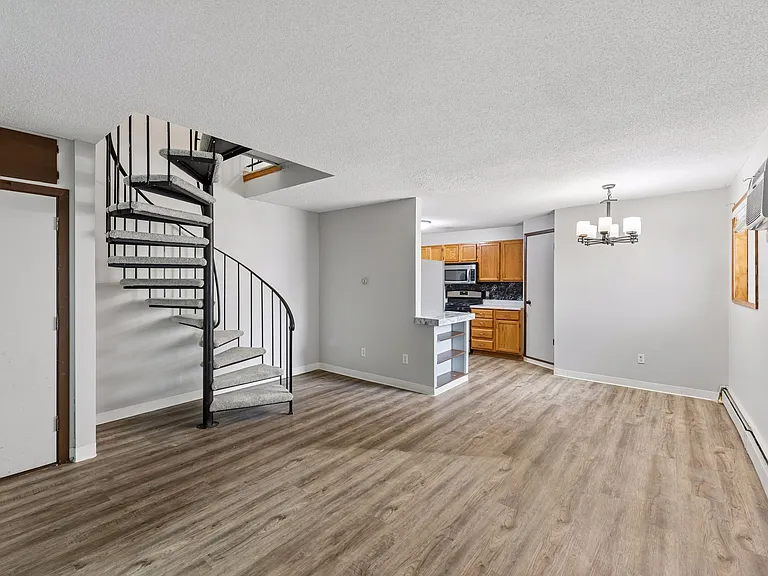 7410 72nd Ln N #7410 — Photo 10