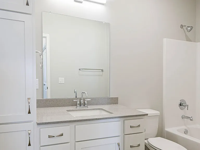 The Creek Apartments — Photo 46