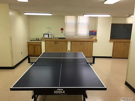 Sold by Winzone Realty Inc | media 27