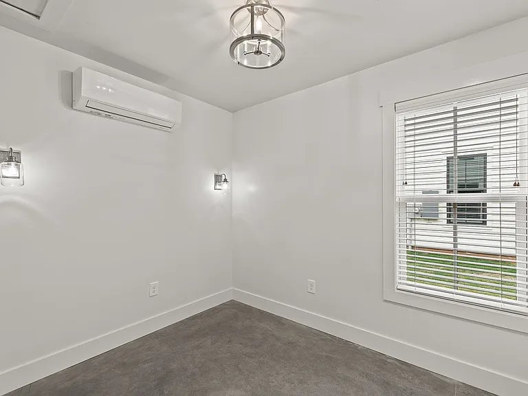 705A Jefferson St — Photo 13