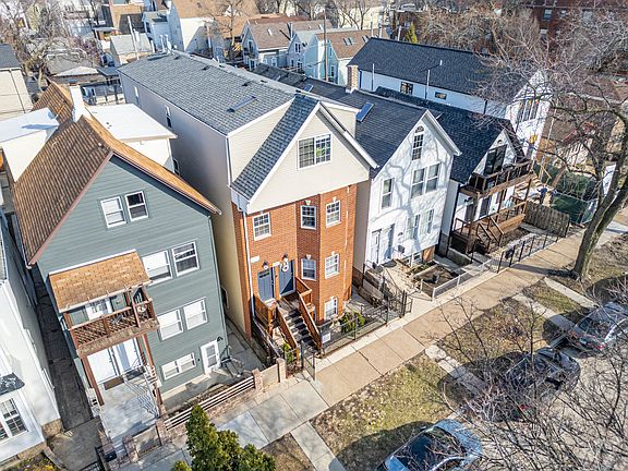 4th image of 3115 N Oakley Ave