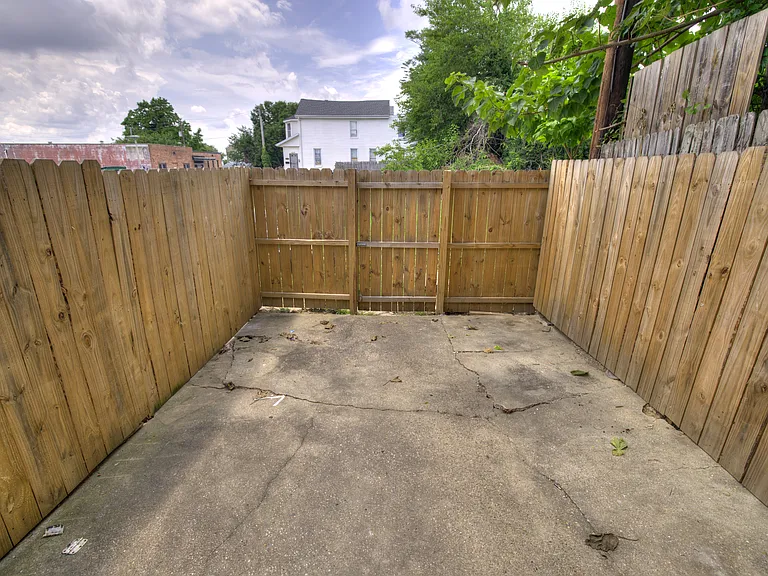 2540 Greenmount Ave — Photo 7