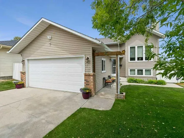 44 SW Macewan Ridge Gate NW, Calgary, AB T3K 3W2