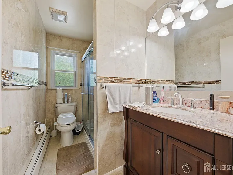 34 Ventnor Dr — Photo 13