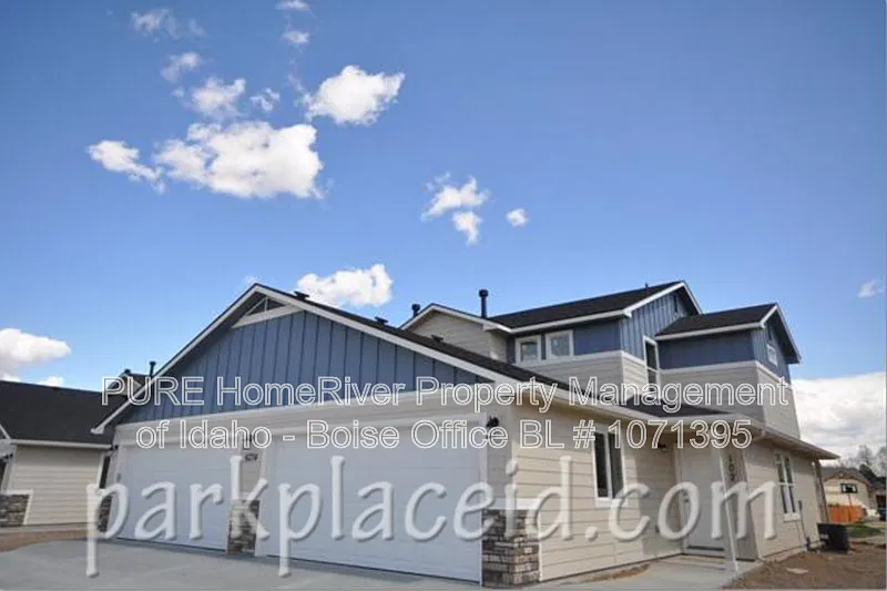 3 bed, 2.5 bath, 1365 sqft, $1,850 — Photo 2