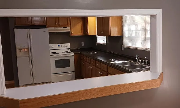 25 E Belvue Rd — Photo 23