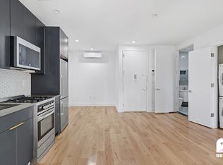 1726 Woodbine St APT 2R, Ridgewood, NY 11385