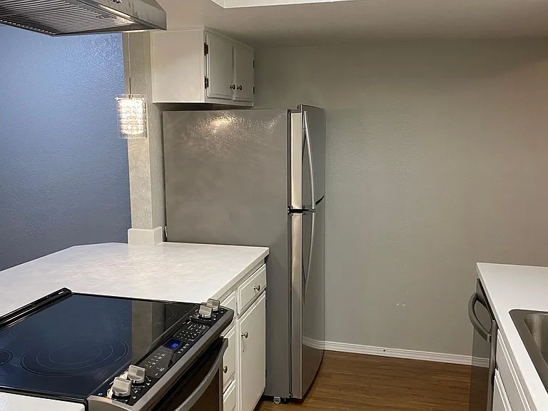340 SE Donnelly Ln — Photo 27
