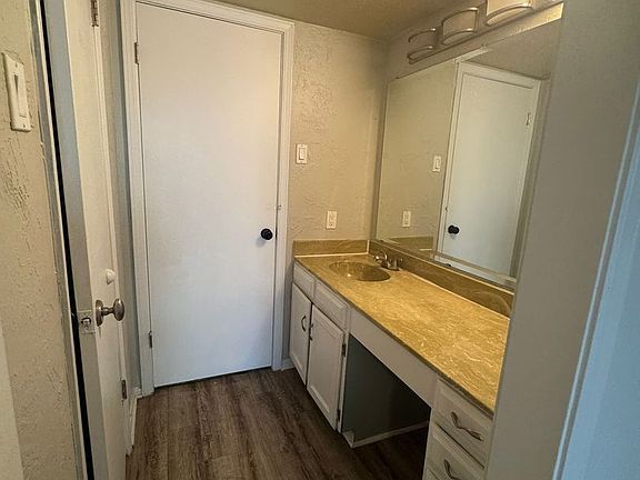 5th image of 2272 Jamestown Ln