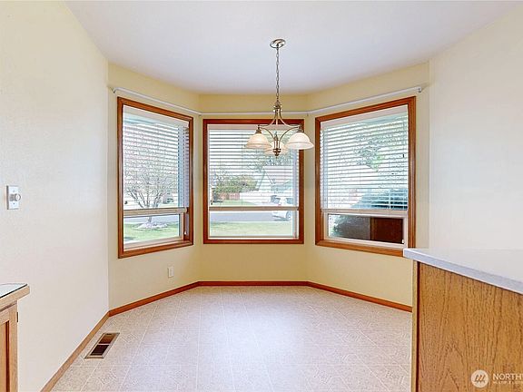 5th image of 730 Wheatland Street