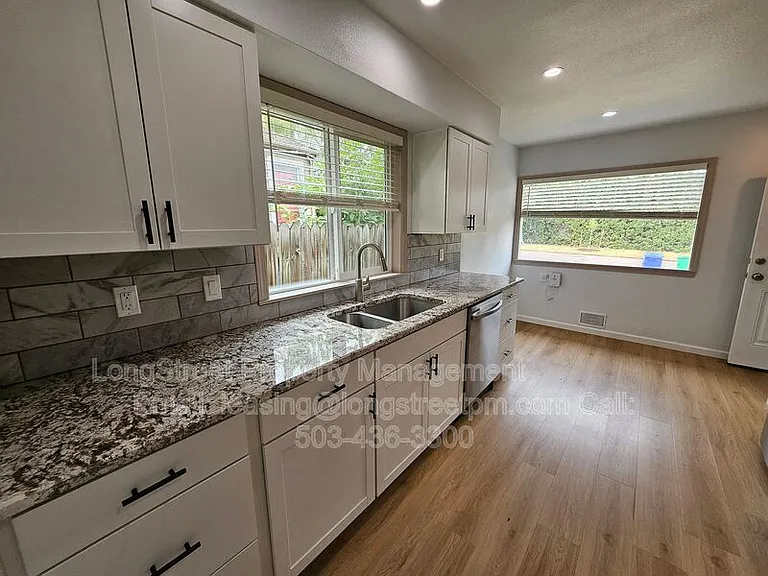 8010 NE Prescott St — Photo 6