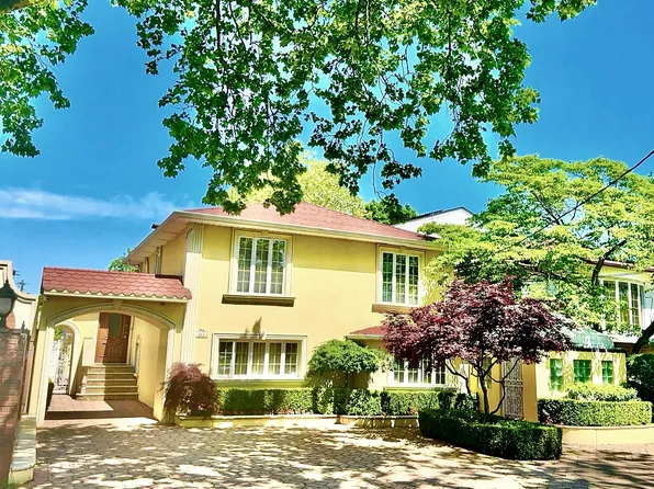 362 Mayfair Drive South image 1 of 7