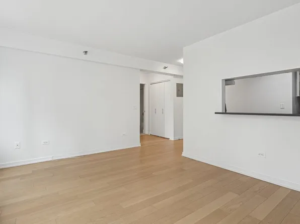 75 West End Avenue image 5 of 37