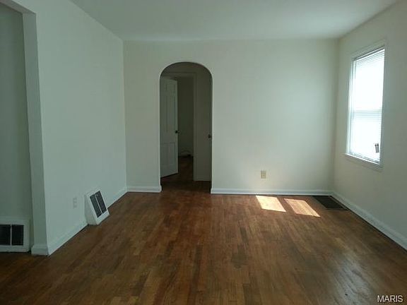 4th image of 8361 Richard Ave