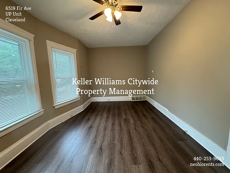 2 bedroom 1 bath up unit in Gordon Square — Photo 9