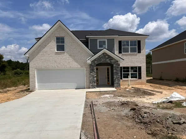 214 Black Oak Dr, Smiths Station, AL 36877