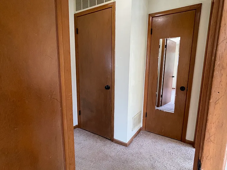 708 E Walnut St #203 — Photo 11