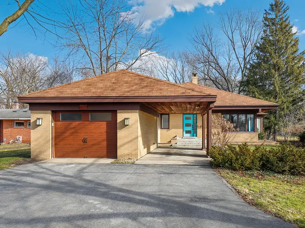 8825 White Oak Ave, Munster, IN 46321