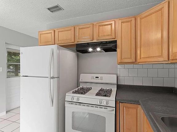 5th image of 2910 Sprague Dr
