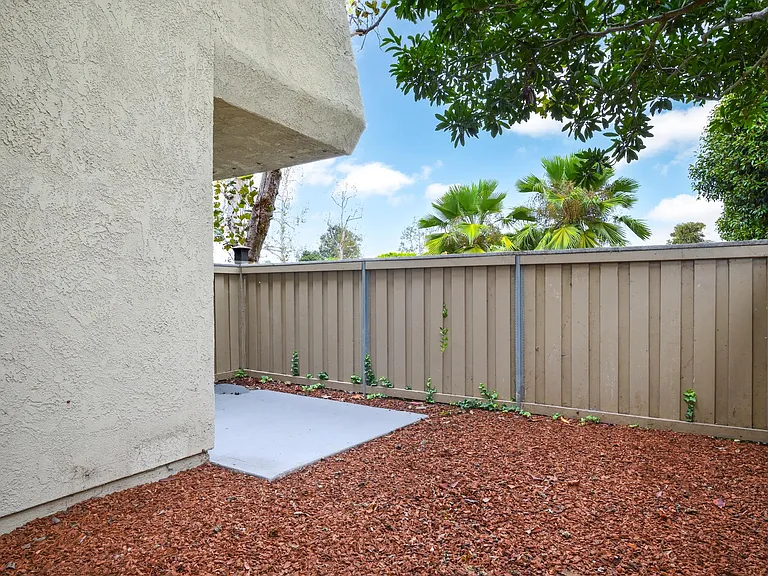 1'st floor patio area