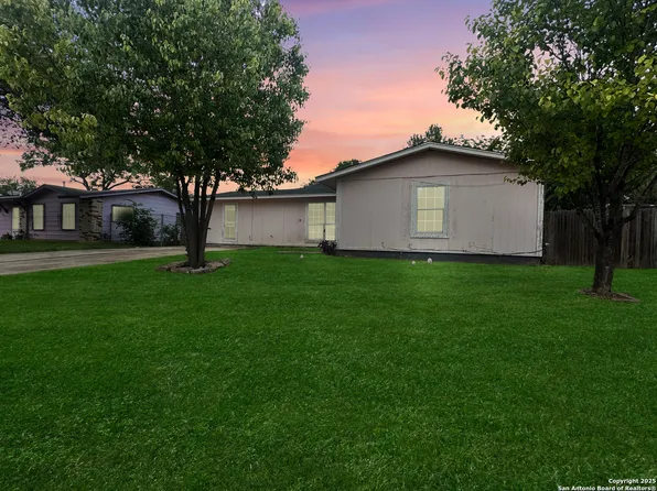 7155 Shady Grove Dr, San Antonio, TX 78227