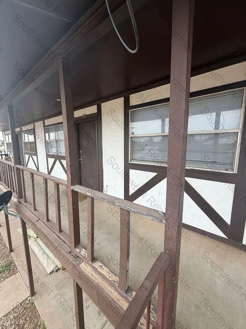 2101 Fred Daugherty — Photo 1