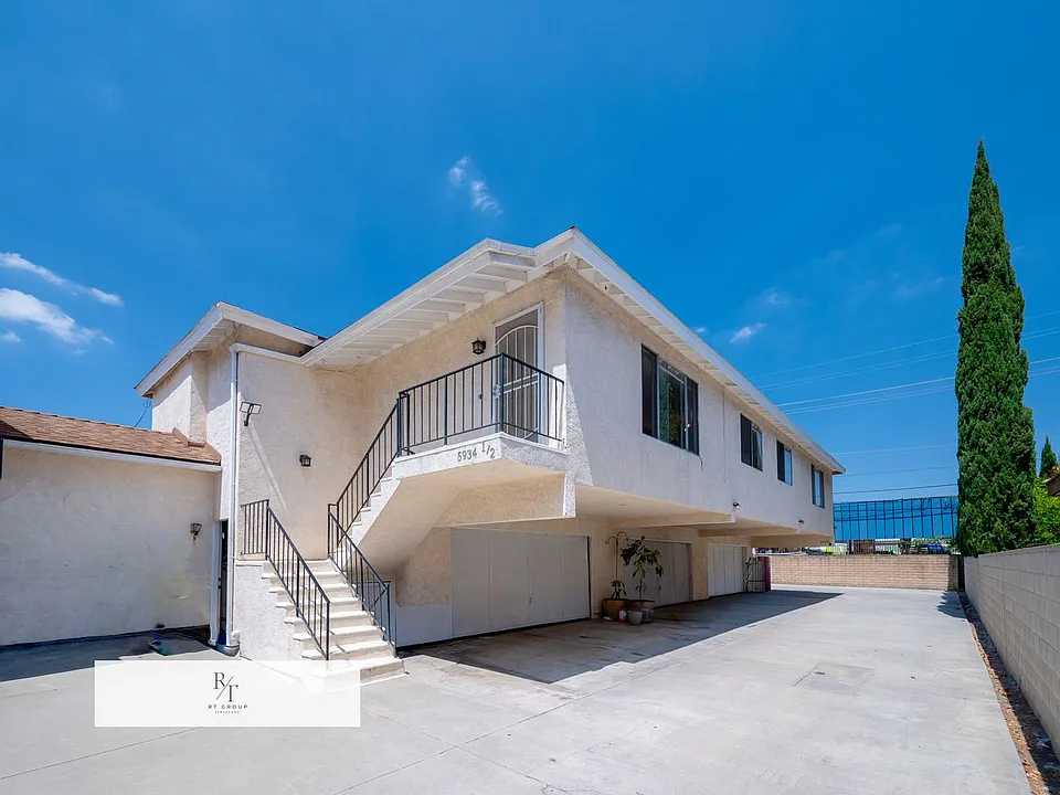 5934 1/2 Alessandro Ave