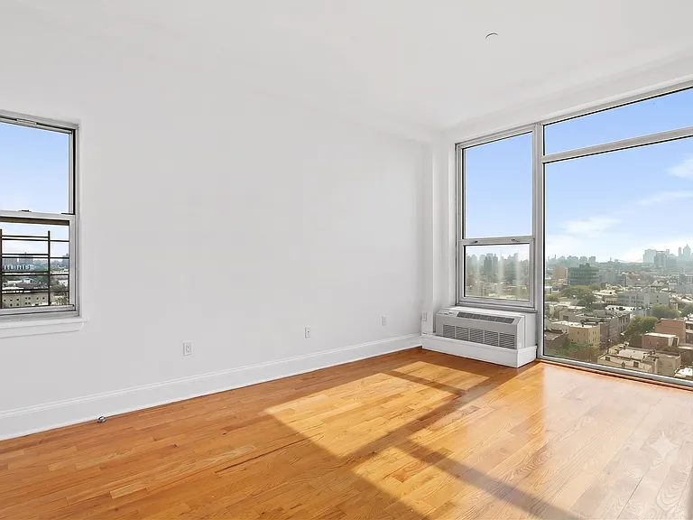 480 Humboldt St #11A — Photo 5