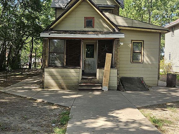 3rd image of 317 Catherine St