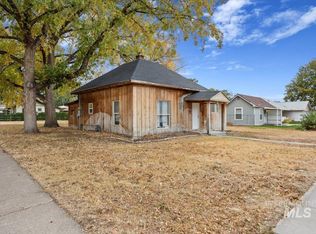 401 6th St, Filer, ID 83328