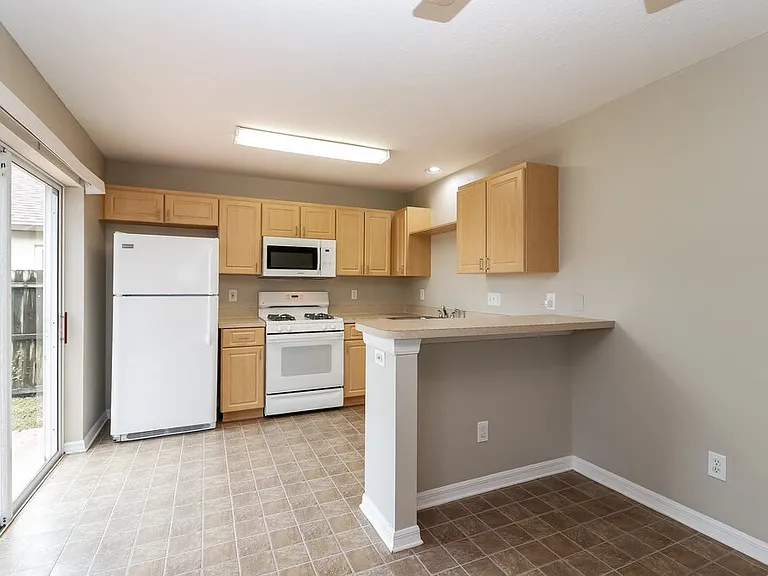 8621 Hawbuck St — Photo 9