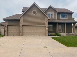 1408 N 181st St, Elkhorn, NE 68022